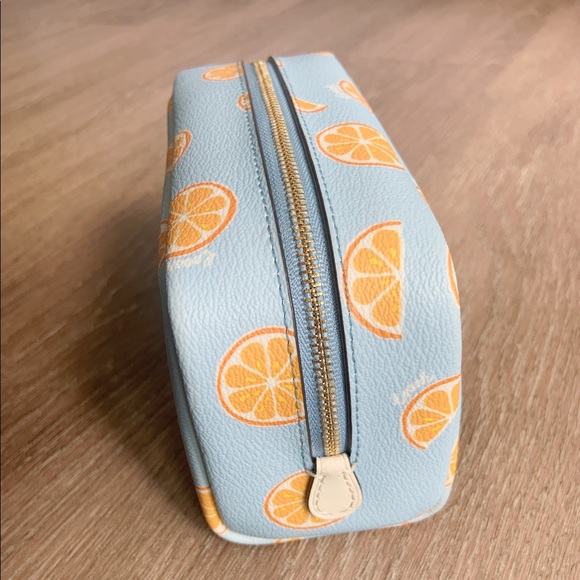 Coach cosmetics bag - Picture 7 of 13